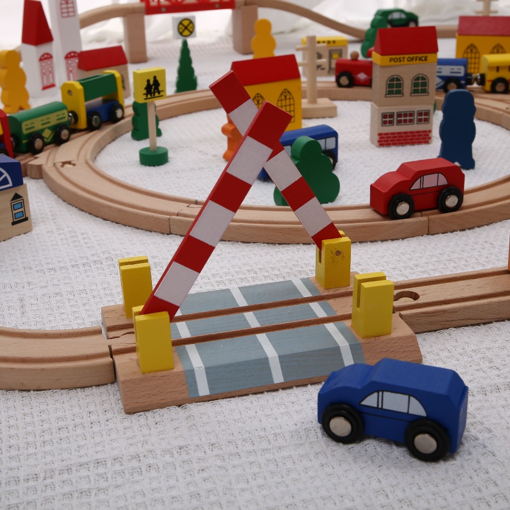 Drewniany zestaw kolejowy z zj – Toy Train Track Set recenzja i cena